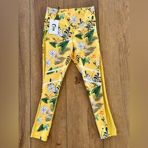 ZYIA Light N Tight Hi Rise Reflective Floral Leggings 7/8